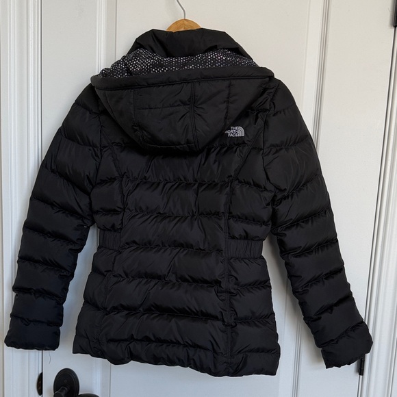 The North Face Women's Black Puffer Jacket - Picture 3 of 6